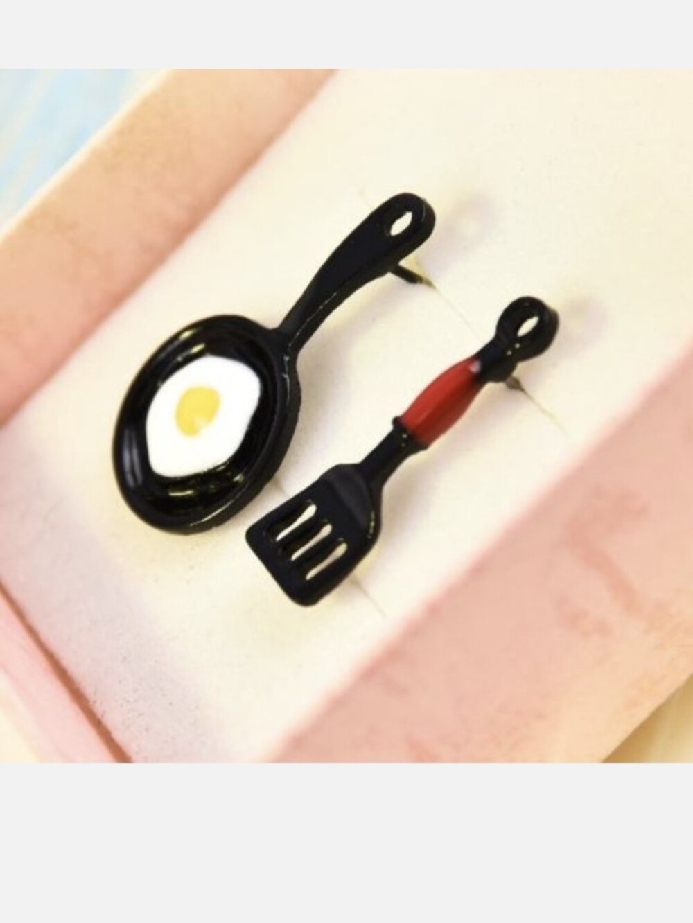 NWOT Egg In Frying Pan and Spatula Asymmetrical Post Earrings - Picture 2 of 3